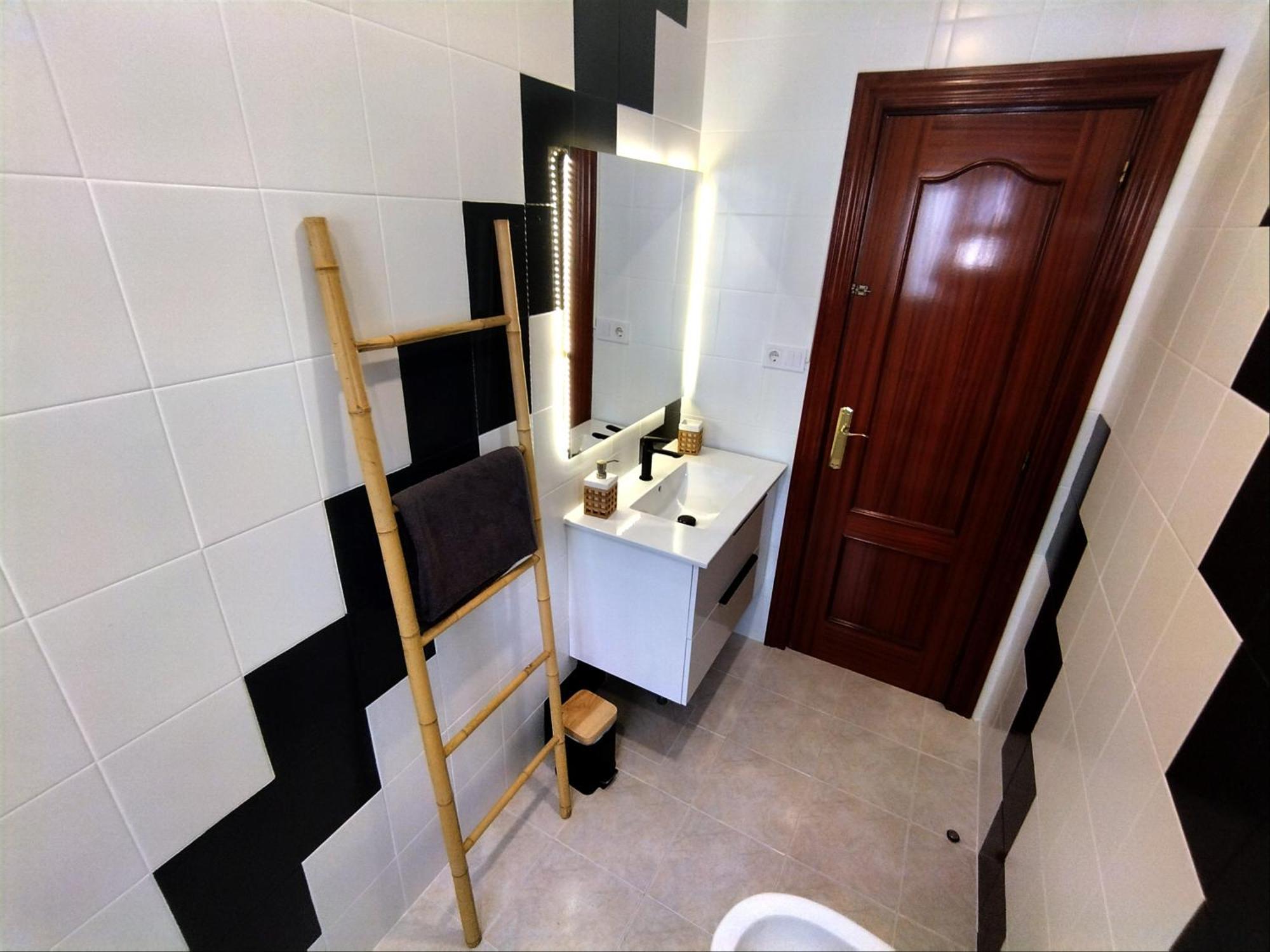 Habitaciones En Apartamento Compartido W Host Alicante Esterno foto