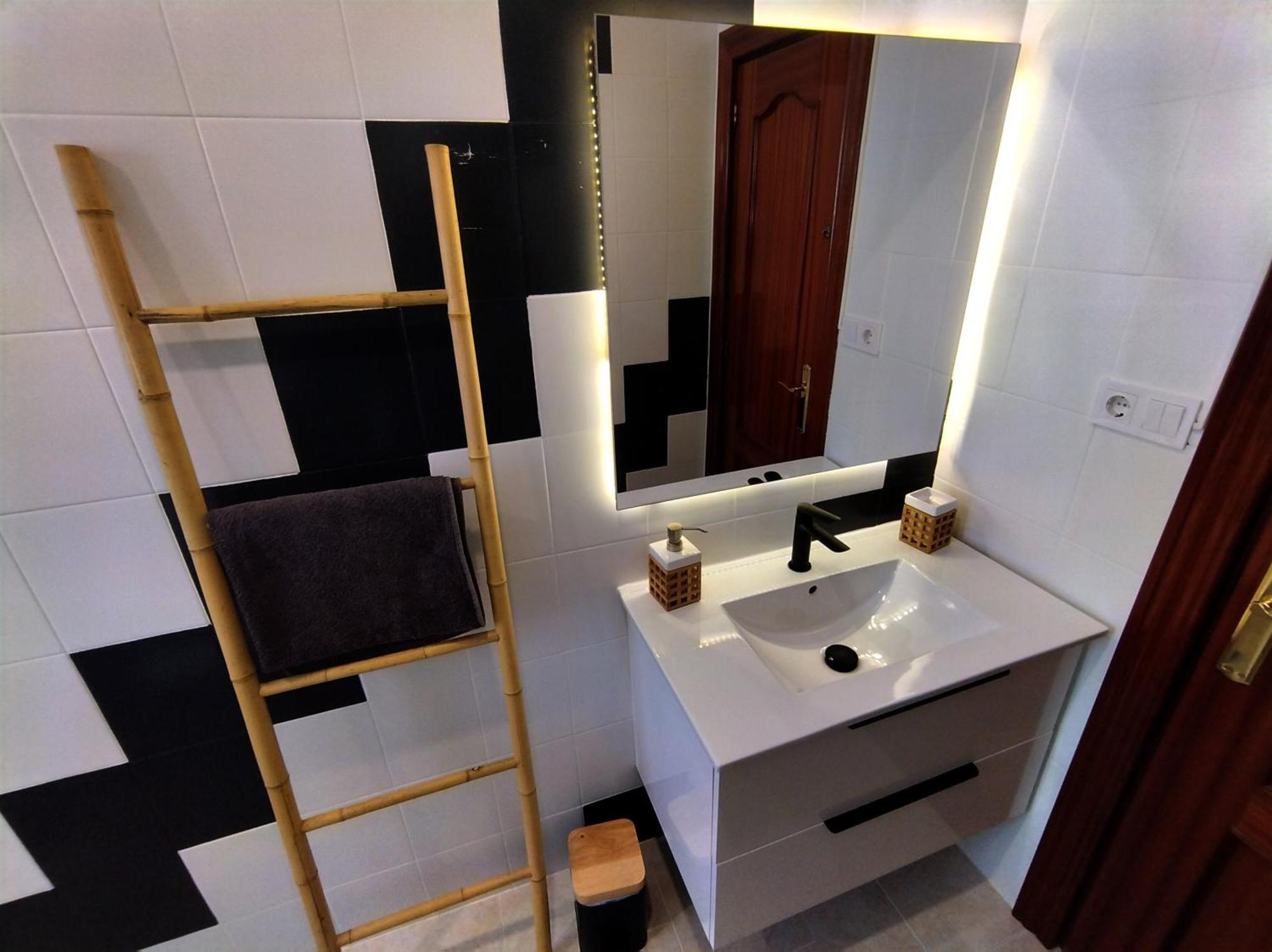 Habitaciones En Apartamento Compartido W Host Alicante Esterno foto